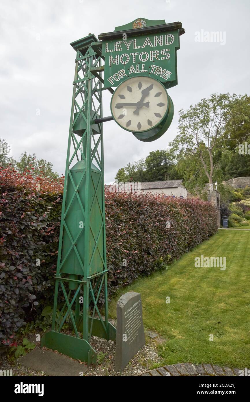 leyland Motoren Uhr früher auf der A6 bei Shap jetzt Auf dem Gelände des Brauereikunstzentrums Kendal cumbria england gb Stockfoto