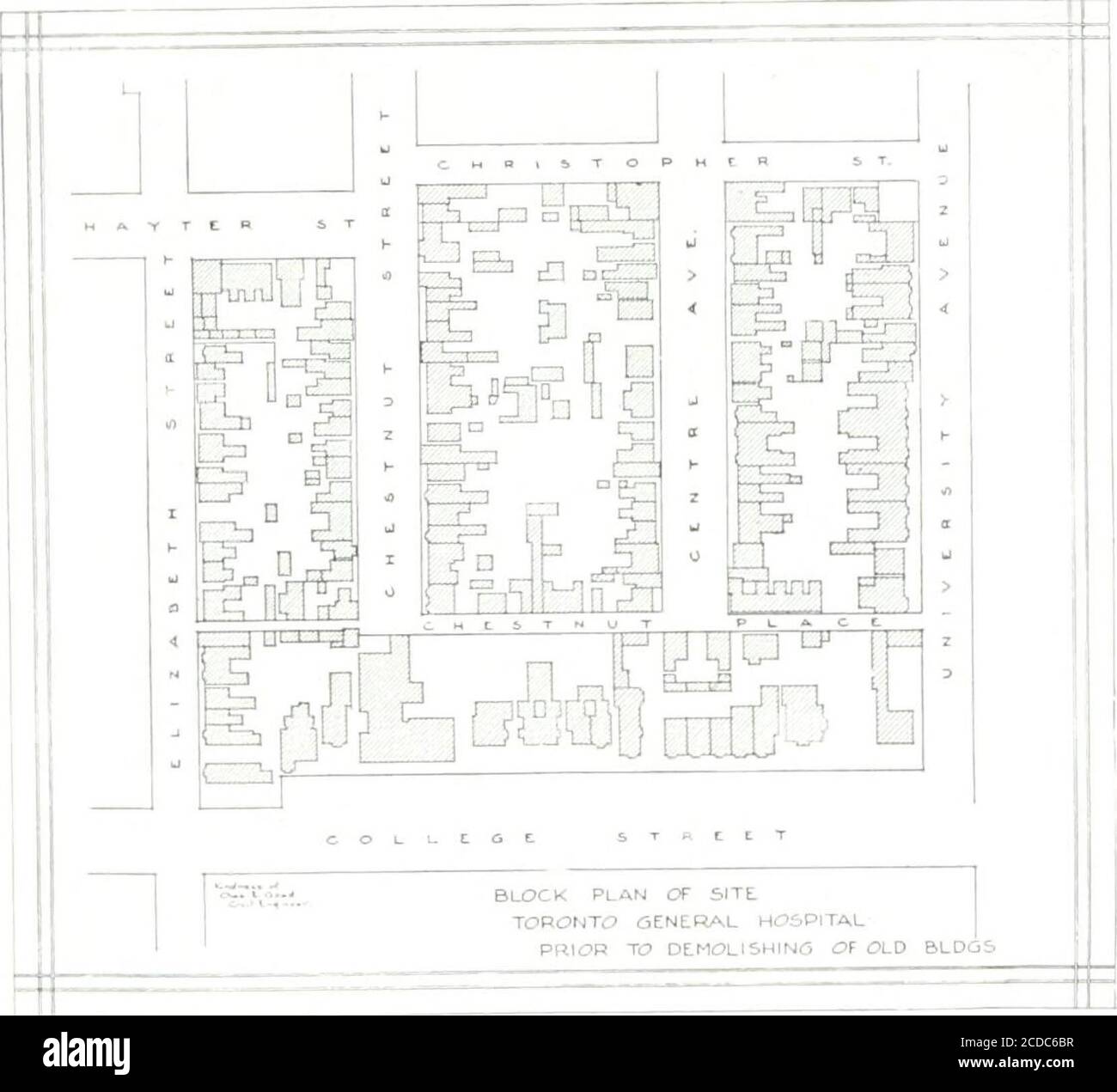 . Bau: Eine Zeitschrift für die Architektur-Engineering und Contracting Interessen von Kanada. Mit für seinen zentralen Punkt, der Haupteingang zu den Krankenhausgebäuden. Links vom Eingang befindet sich der Eckstein, der vom Generalgouverneur, Earl Gray, gelegt wurde.am 1. April 191 1. Dieser Eingang führt zum Verwaltungsgebäude, dem Zentrum der ganzen College Street Front. Das Verwaltungsgebäude ist vier Stockwerke hoch, oder eine Geschichte höher als die Flügel, und wird von einem Turm in Terracotta ausgeführt und mit einer Kupferkuppel beendet, wodurch greaterprominence zum centr Stockfoto