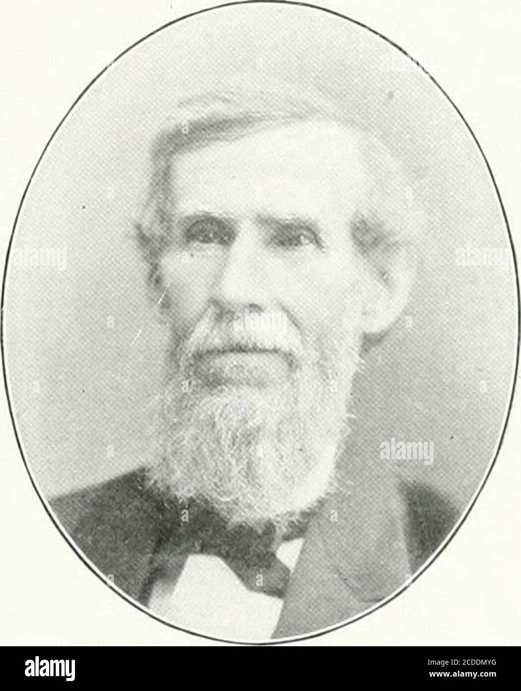 . Vergangenheit und Gegenwart von Montgomery County, Illinois . FRAU. T. I). WASHBURN... DR. T. D. WASHBURN. DIE UNIVERSITÄT VON ILLINOIS.ANA VERGANGENHEIT UND PKESENT VON MONTGOMEKY COUNTY 625 Waldeek, Preußen, Deutschland, am 22. Februar 1829, und ist, Deshalb, fünfundsiebzig Jahre alt. Lie blieb in seinem nativecountry während der Zeit seiner Kindheit und Jugend und für einige Jahre nach Erreichen seiner Mehrheit, Hütte, wenn achtundzwanzig Jahre in St. Louis, Missouri. Er securedemployment als Farm Hand in der Nähe der thailändischen Stadt, wo er blieb für etwa Leben oder sechs Jahre. Nach Ablauf der Periode h Stockfoto