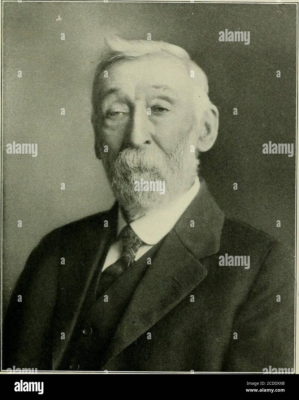 . Geschichte von Pomona Valley, Kalifornien, mit biographischen Skizzen der führenden Männer und Frauen des Tals, die mit seinem Wachstum und Entwicklung von den frühen Tagen bis zur Gegenwart identifiziert worden sind .. . ein Blockhaus Schulhaus, und im Alter von achtzehn Jahren arbeitete in den Holzwäldern bei NORRIDGE-wock, Maine, und in den Sägewerken, Schneiden von Holz und schwimmenden Logsdown der Kennebeck und Penobscot Flüsse. Als Junge lernte er die Steinmeterrade. Später wurde er in Eisenbahnbau inhis Heimatstaat engagiert und half beim Bau der Somerset Railroad in Maine, theWare River Railroad in Massachusetts Stockfoto