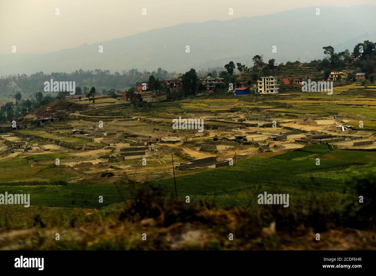 Umwandlung von landwirtschaftlichen Feldern in eine Baustofffabrik am Stadtrand von Kathmandu, Nepal. Stockfoto