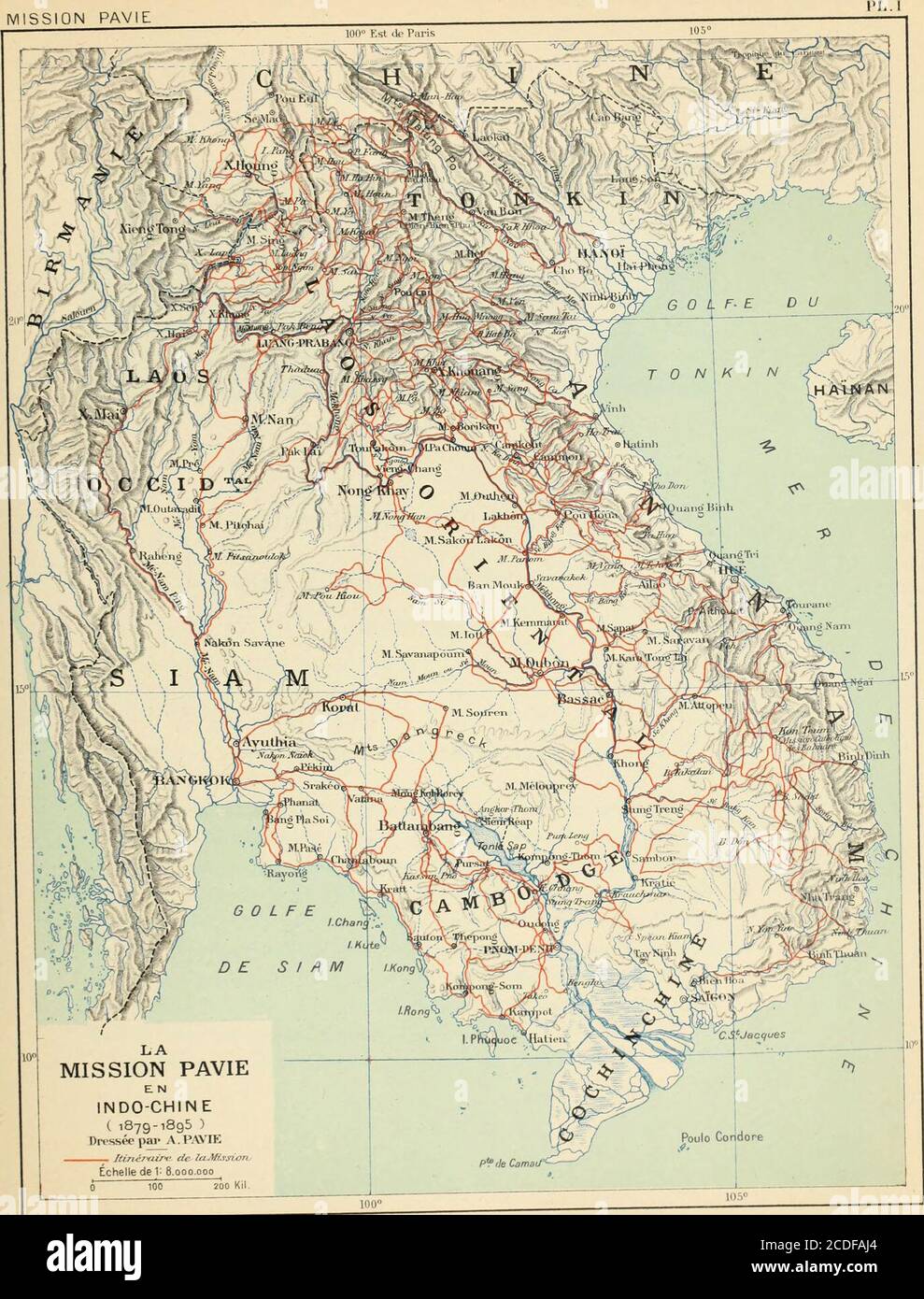 . Mission Pavie, Indo-Chine, 1879-1895 : géographie et voyages . Ë Giffault .Del Carte physique de Lindo-Chine daprès la tarte de Dutreuil de llhins, 1881. MISSION PAVIE. LA MISSION PAVIE E N INDOCHINE ( 1879-1895 ) l)ivss«0 par A.P.WIK ItîTKruir-c de ZaJI&ssvon Échelle de1: 8.000.000 200 Ki E.GjfTaull ,Del. ? F.VL-. .3^ - i t 1 1 s&ig ?&lt;*m^ t™. JLijL j.iic.fc i Schwein. 4n. Entrée du palais Royal à Pnom-Penh. PREMIÈRE PERIODE VOYAGES Al CAMBODGE ET AU SIAMISSU à 1885 ÜBERLEGUNGEN GENERALES Le Cambodge dont une Partie 1res importante se trouve soumise àlautorité du Siatn et dont la frontiè Stockfoto