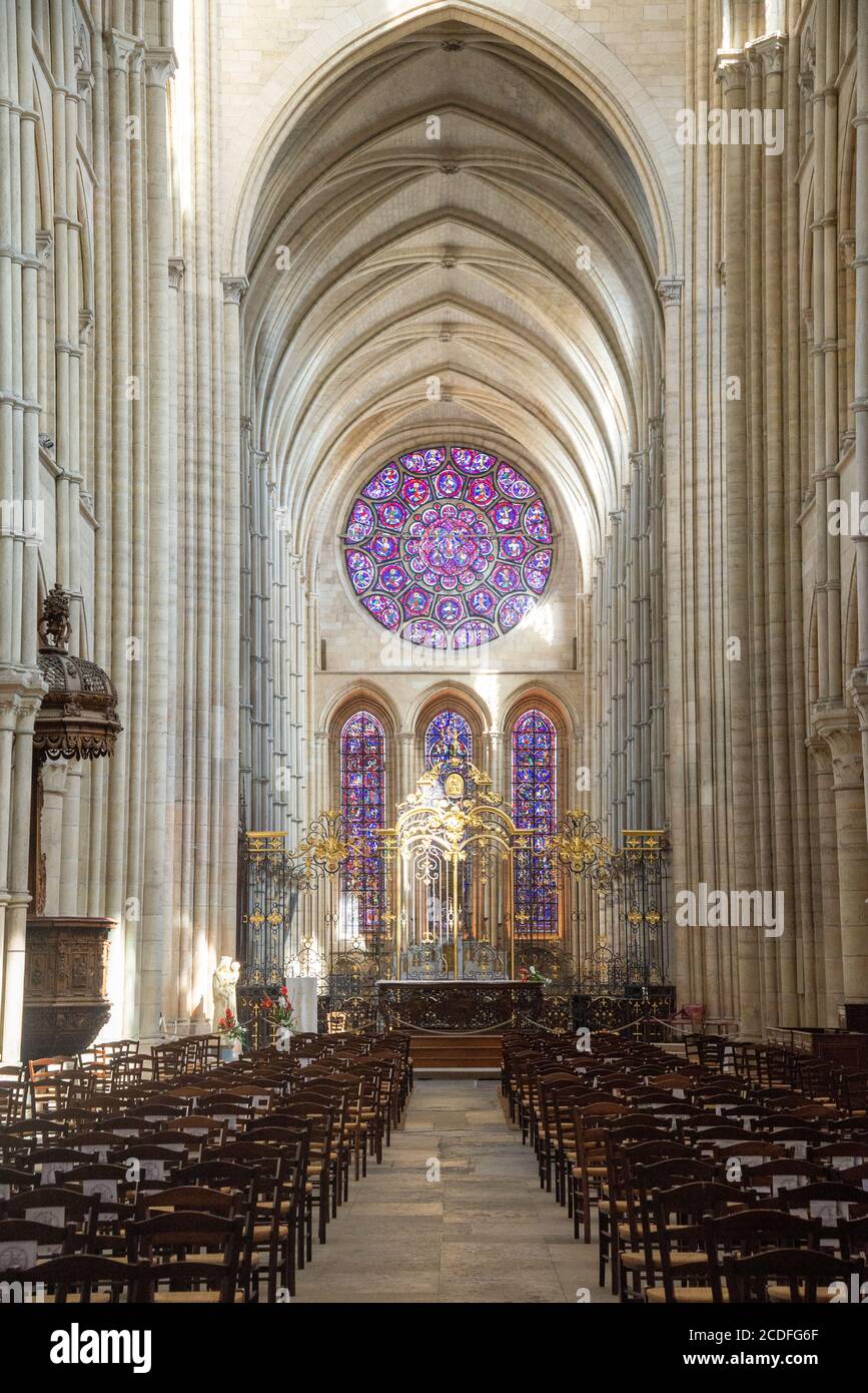 Innenraum der Kathedrale von Laon in Frankreich Stockfoto