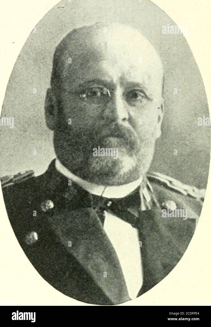 . Norwich University, 1819-1911; ihre Geschichte, ihre Absolventen, ihre Rolle der Ehre. NT, 26. März 1868, undKapitän, 16. Februar 1885; war pensioniert, 6. März 1888, auf accoimtof Invalidität in der Linie ofDuty entstanden. Am 23. April 1904 wurde er mit dem Major U. S. A. in Auftrag gegeben und am selben Tag in den Ruhestand verabschiedet. 1^ Er leitete eine Nachrichtenagentur in Detroit, mich., 1888-92. Er machte Hishome in Montpelier, 1897-1906. Er war ein feiner Student und nahm viel in-terest in der historischen Forschung. Er veröffentlichte folgende Werke: Annalen von Fort Mackinac; Geschichte des Sault St. Marie Canal; indische Naiyies von Placeson the Great La Stockfoto