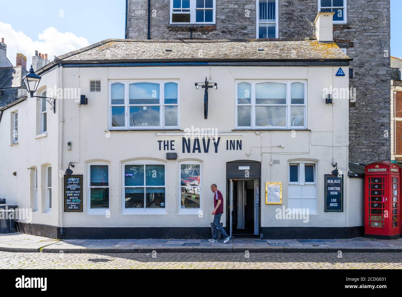 Das Navy Inn ist ein populäres Grade II denkmalgeschütztes öffentliches Haus in Plymouth Barbican. Plymouth, Devon, England, Großbritannien. Stockfoto