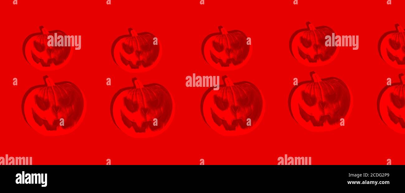 Rote halloween Kürbisse verrückt auf Blut abstrakt blutigen Hintergrund Stockfoto