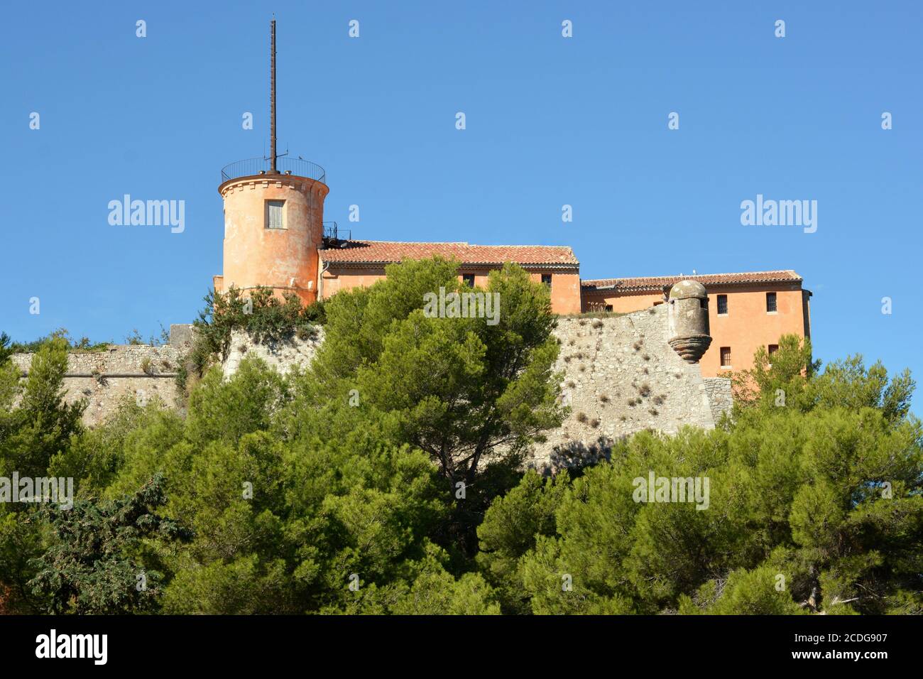 Frankreich, französische riviera, auf der Insel Sainte Marguerite, beherbergt das Königliche Fort ein archäologisches Museum und das Gefängnis des Mannes mit der eisernen Maske. Stockfoto