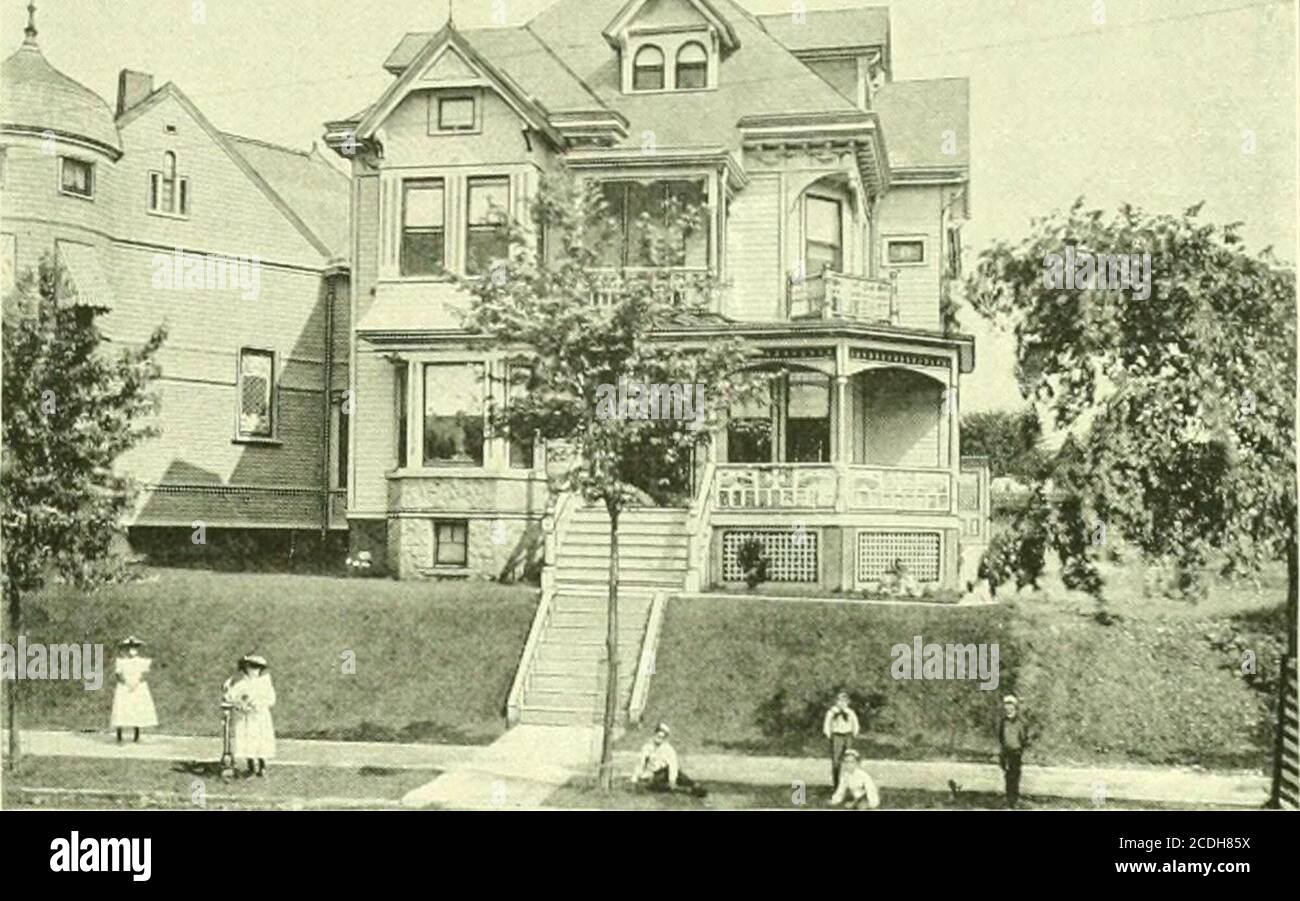 . Essex County, N.J., illustriert . COUNTY, N. J., ILLUSTRIERT. 20: THOMAS H. CONNELLY. Aliholo III, der siveii in den ilhistiations ist, ist ein Bewohner des Bezirks von aill) URL; Hand ein junger Geschäftsmann, der in thetea, Kaffee und Gewürzhandel unter vielen Familien von Essex Grafschaft bekannt ist. Mr. Connelly macht eine Spezialität und widmet sich ausschließlich der Auswahl, Kauf und Verkauf der besten Sorten von Oolong.Japan, Gunpowder, Young Hyson und viele andere bekannte Marken von Tees; Mocha, Java und Kincoffees, und Gewürze aller Art. Regelmäßige WochenLieferungen werden mit Wagen zu fa?iiiilies, restaurantsa gemacht Stockfoto