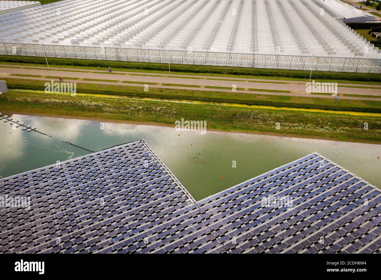 Schwimmende Solarmodule, Bemmel, Niederlande Stockfoto