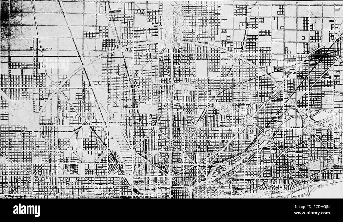 . WACKER's Handbuch des Plans von Chicago; Kommunalwirtschaft . CHICAGO. URSPRUNG DES PLANS VON CHICAGO 83 5. Was lernten und sahen die Männer, die den Plan von Chicago auf der Weltausstellung hervorgebracht haben? 6. Welcher andere Verein hat eine unabhängige Bewegung für einen Plan gestartet, während das Commer-cial Club Komitee arbeitete? 7. In welchem Jahr wurden die Pläne vollständig ausgearbeitet? 8. In welchem Jahr haben sich der Commercial Club und der Merchants Club vereinigt? 9. Unter welchem Namen haben sich die beiden Vereine vereinigt? 13. Was wurde durch einen Rat bei den Stadtbehörden beschlossen? 14. Von dem, was es war, entschied die Chicago Plan Commissio Stockfoto