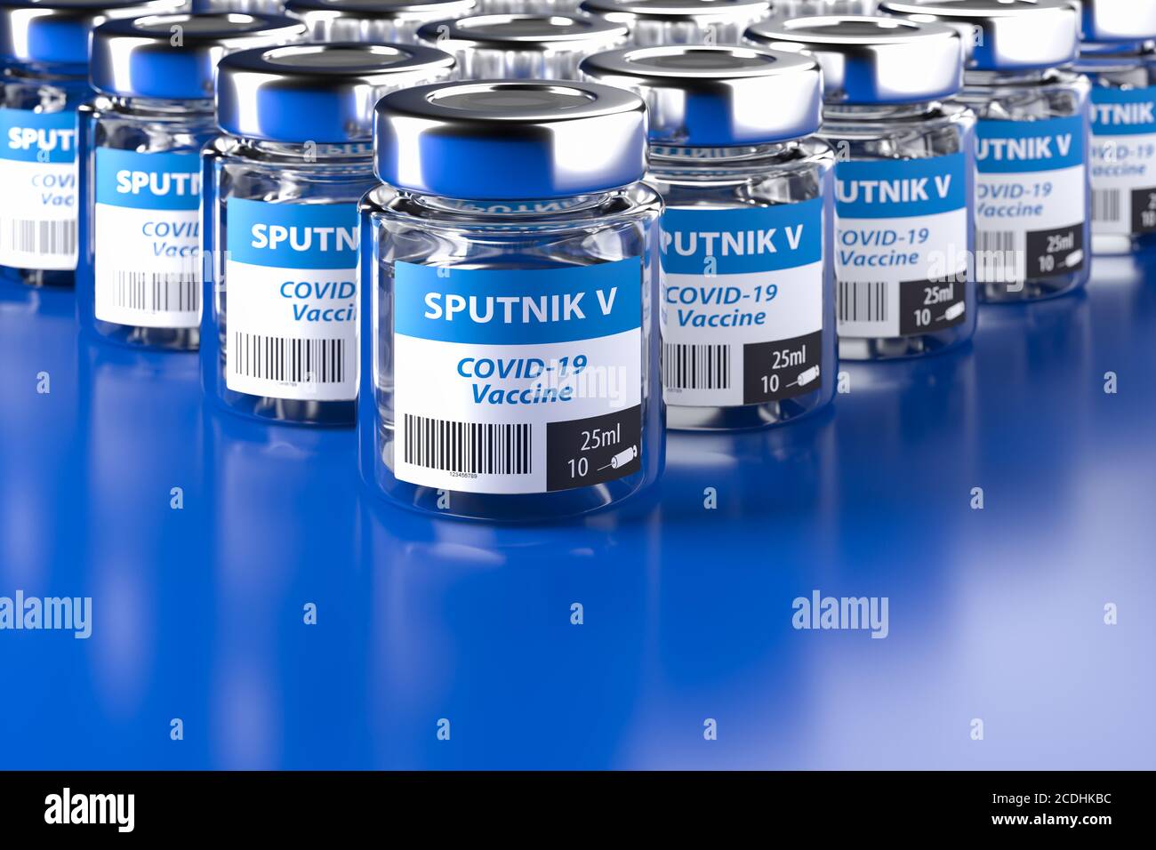 Sputnik V Impfung gegen COVID-19: Reihen von Glasbehältern mit 10 Impfdosen Stockfoto