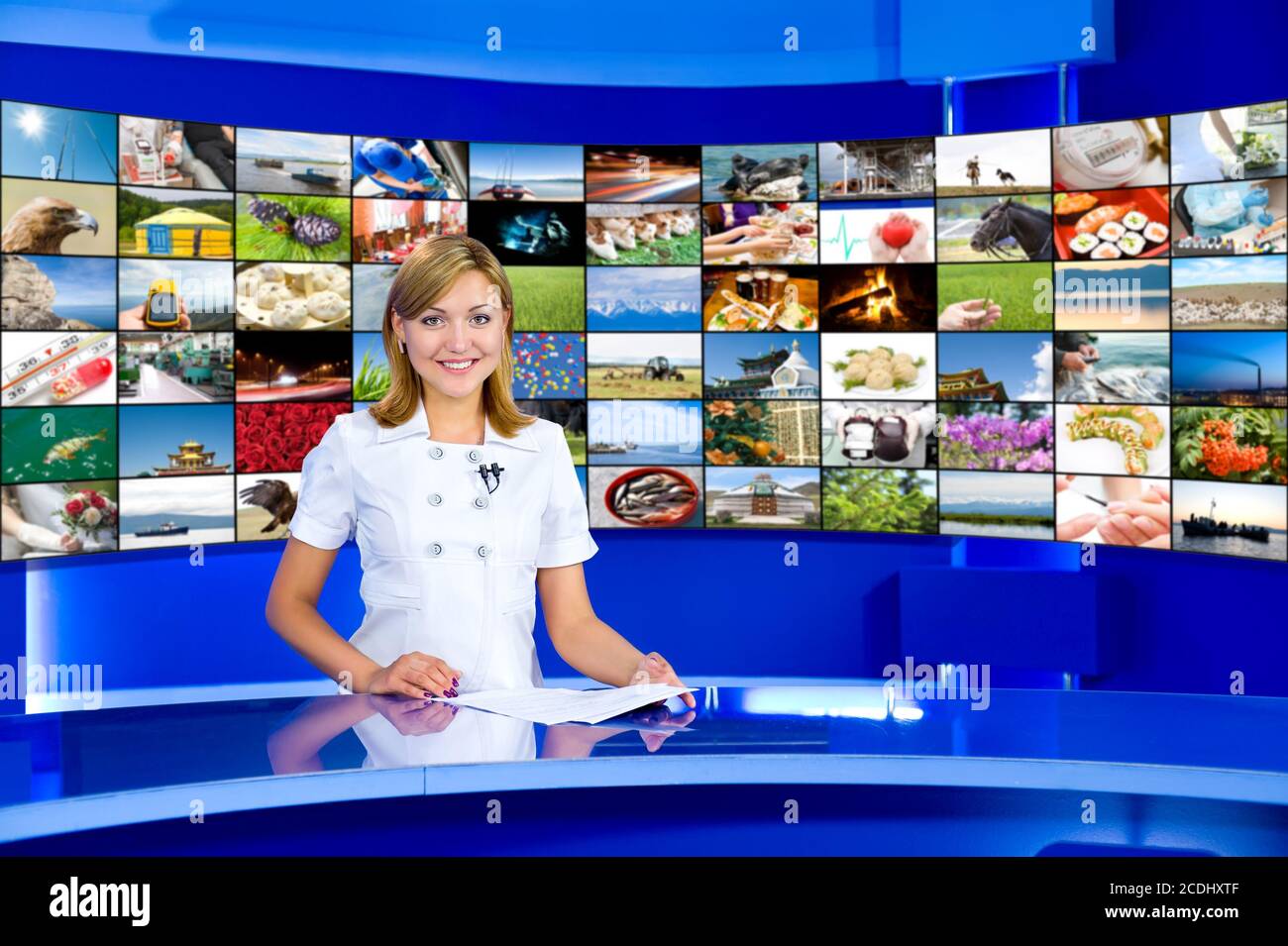 TVModeratorin im TVstudio Stockfotografie Alamy TVModeratorin im TVstudio Stockfotografie Alamy