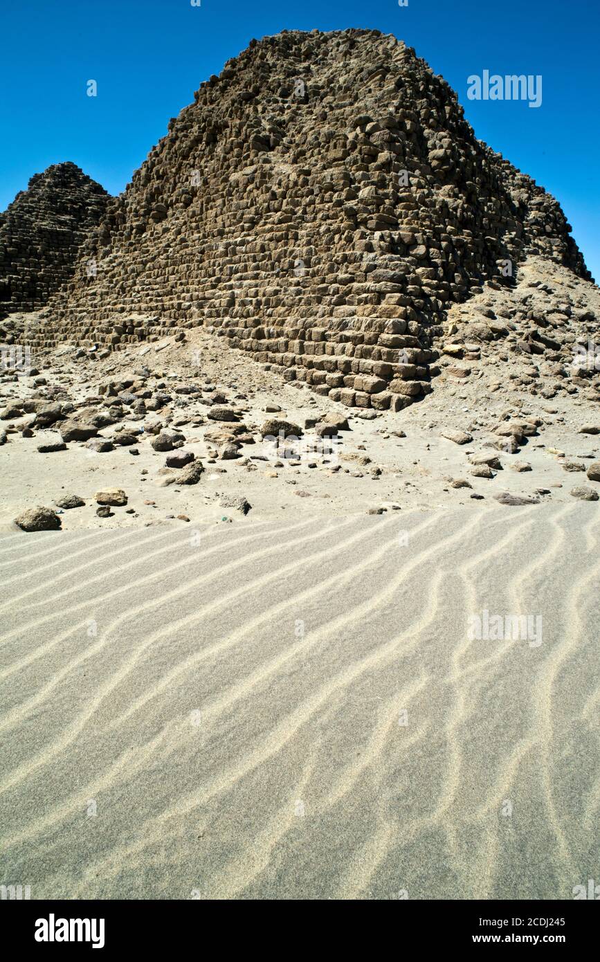 Alte Pyramiden und Tempel, die vom Kuschenreich in Nuri, Sudan, erbaut wurden Stockfoto