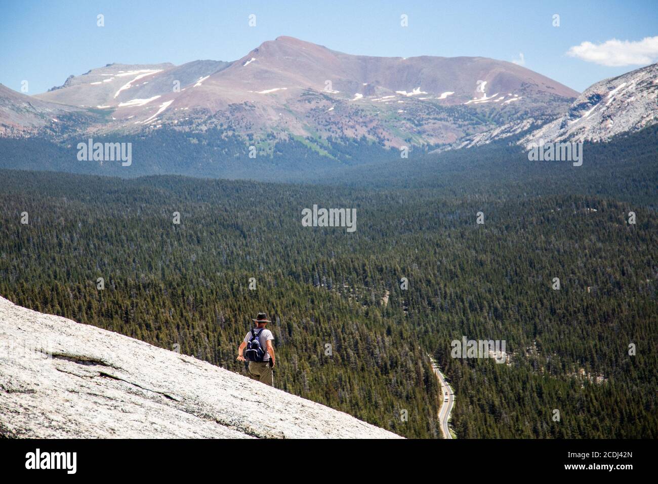 Wanderer auf Half Dome im Yosemite Valley Stockfoto