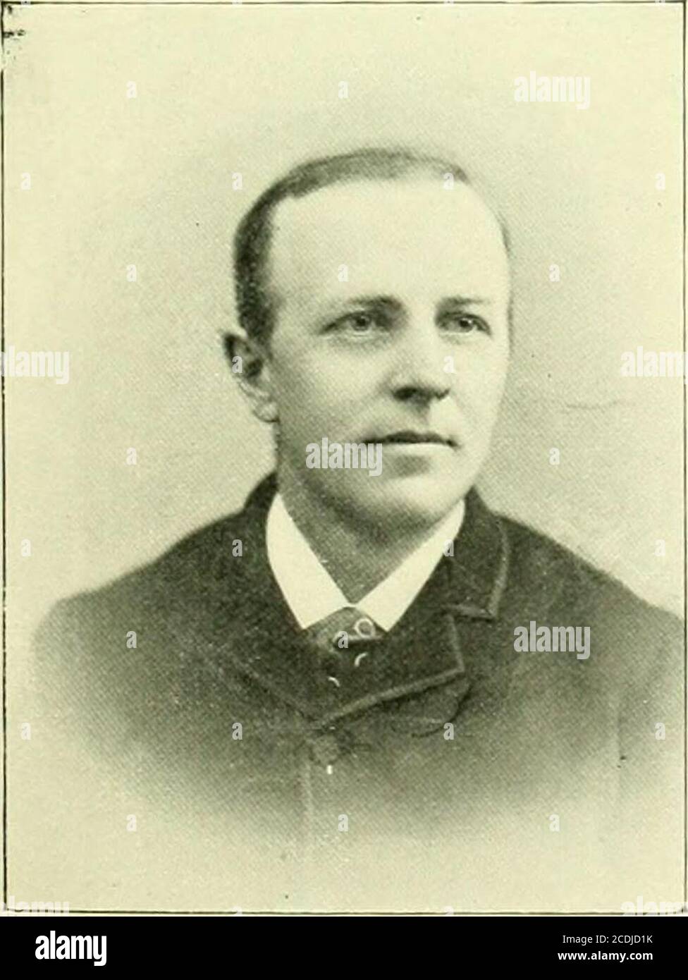 . Essex County, N.J., illustriert . VIF.W AUF JERSEY .STREKF. Oberst .abeel und sein Nachfolger Oscar Keene. Auf die expira-tion der Begriff der letzteren, in 1888. Gouverneur Green ernannte MR. Crane l^rosecutor der Pleas von Esse.x County, und Gover-Nor Werts wieder ernannt ihn in 1893. Herr Crane macht einen guten Ankläger und hat die Bewunderung des gesamten Staates durch seine geschickte Art und Weise der Durchführung von ilifiicult Fällen gewonnen. Seit vielen Jahren ist Mr. Cr.me ein Mitglied des Jeffersonian Club, und nahm eine aktive pari in tlie mmemementof dieser demokratischen Institution fast füllen alle mehr im-porta Stockfoto