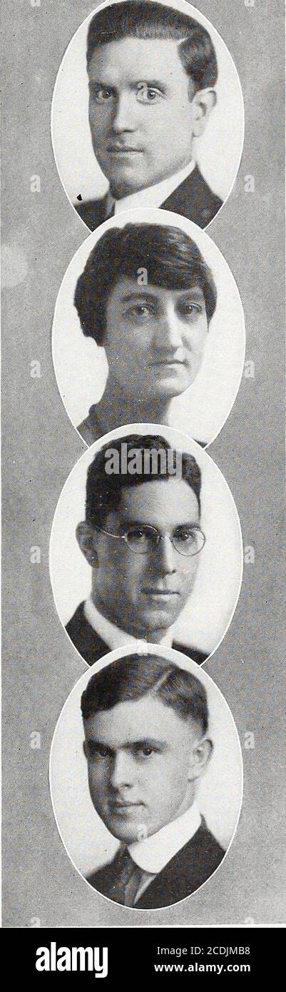 . Lehrplan . f zwei Jahre Arbeit. Verliehen an Harvey W. King. ALPHA Kappa PSI PREIS durch Geschenk des Gamma Kapitels der AlphaKappa PSI Bruderschaft, wird ein jährliches Gelehrtenschiff von fünfundsiebzig Dollar für das Senior Jahr des Diplomkurses an jenen Studenten vergeben, der, nach Abschluss seines Junior-Jahres, den Bestrekord des Stipendiums bis zu diesem Punkt in seinem Kurs gezeigt hat. ^ *»• verliehen an Kathryn L. Kile DELTA SIGMA PI PREIS EINE Goldmedaille, Geschenk der Beta-Kapitel derDelta Sigma Pi Bruderschaft, ist Preisträgerauf Abschluss an den Senior des Diplomstudiengangs der School of Com-merce, die, in der Beurteilung der fac Stockfoto