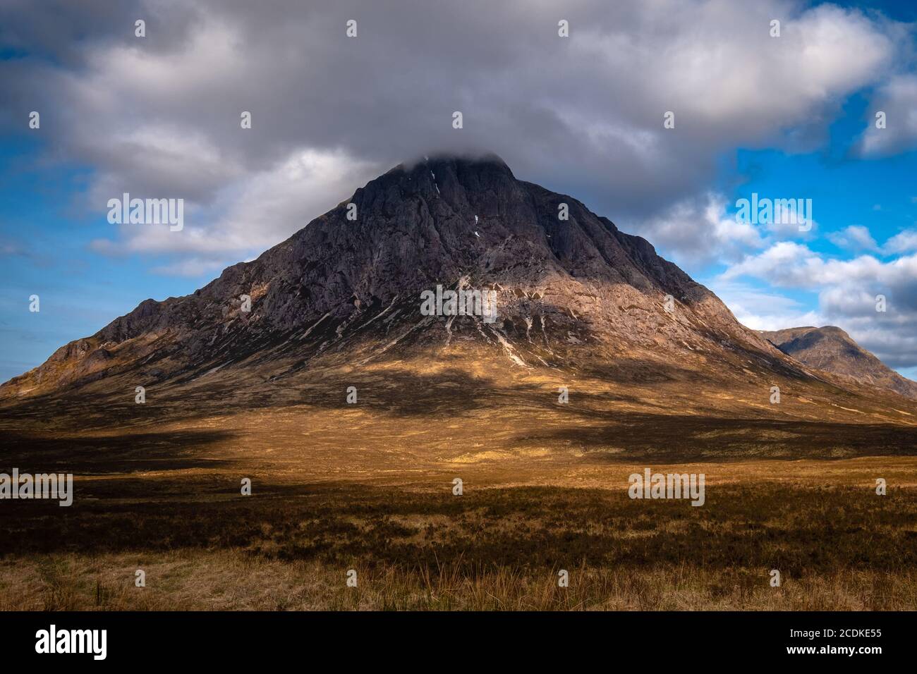 Cloud-capped Buachaille Etive Mor, Schottland. Stockfoto