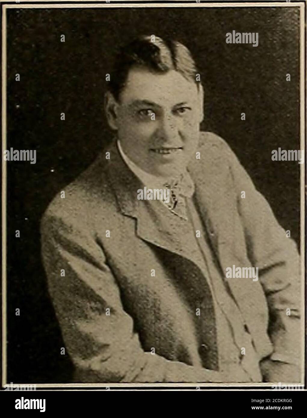 . The Argonaut . ur Forbes; Leslie und Dailey; MalaniTrio; Browning und Wally; Orpheum Motion Pictures; undletzte Woche von Arthur Prince. Regelmäßige Matineen jeden Mittwoch, DonnerstagSamstag und Sonntag. Preise: 10 c, 25 c und 50 c 16. Oktober 1905. DIE ARGON AUT 303 BÜHNE KLATSCH. Letzte Woche von Miss Robson.die zweite und letzte Woche des Engagements von Eleanor Rob-Sons im Columbia Theatrebeginnt am nächsten Montagabend. Miss Rob-son war in der Zangwill-Komödie von MerelyMary Ann am erfolgreichsten in SanFrancisco, was nach dem Erfolg im Osten und in London zu erwarten war. Es wird ein geben Stockfoto