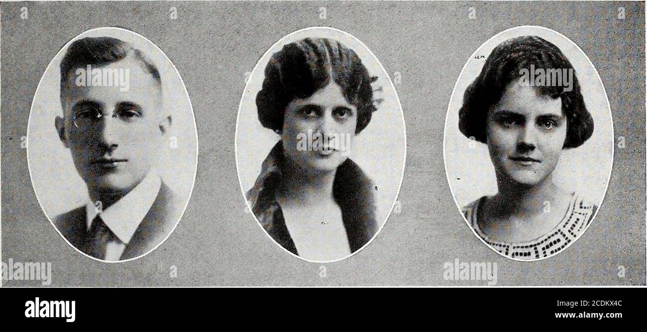 . Lehrplan . Ben CarswellMelba ManleyLucille ThomasHoward WelchDorothy Schultz. Fünfhundert Musik. McIntosh Brownell Tyler Freshman Class Officers David McIntosh .Lucille Brownell.Lucille Tyler President FICE-President Seer eta RY- Treas U rer Five Huyidred One ?A^m Music Stockfoto