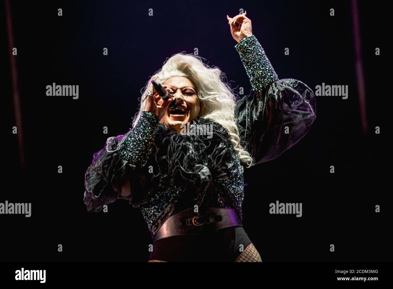 RuPauls Drag Race Gewinner, Drag Queen DIE Vivienne tritt auf der Bühne in der Virgin Money Unity Arena. Stockfoto