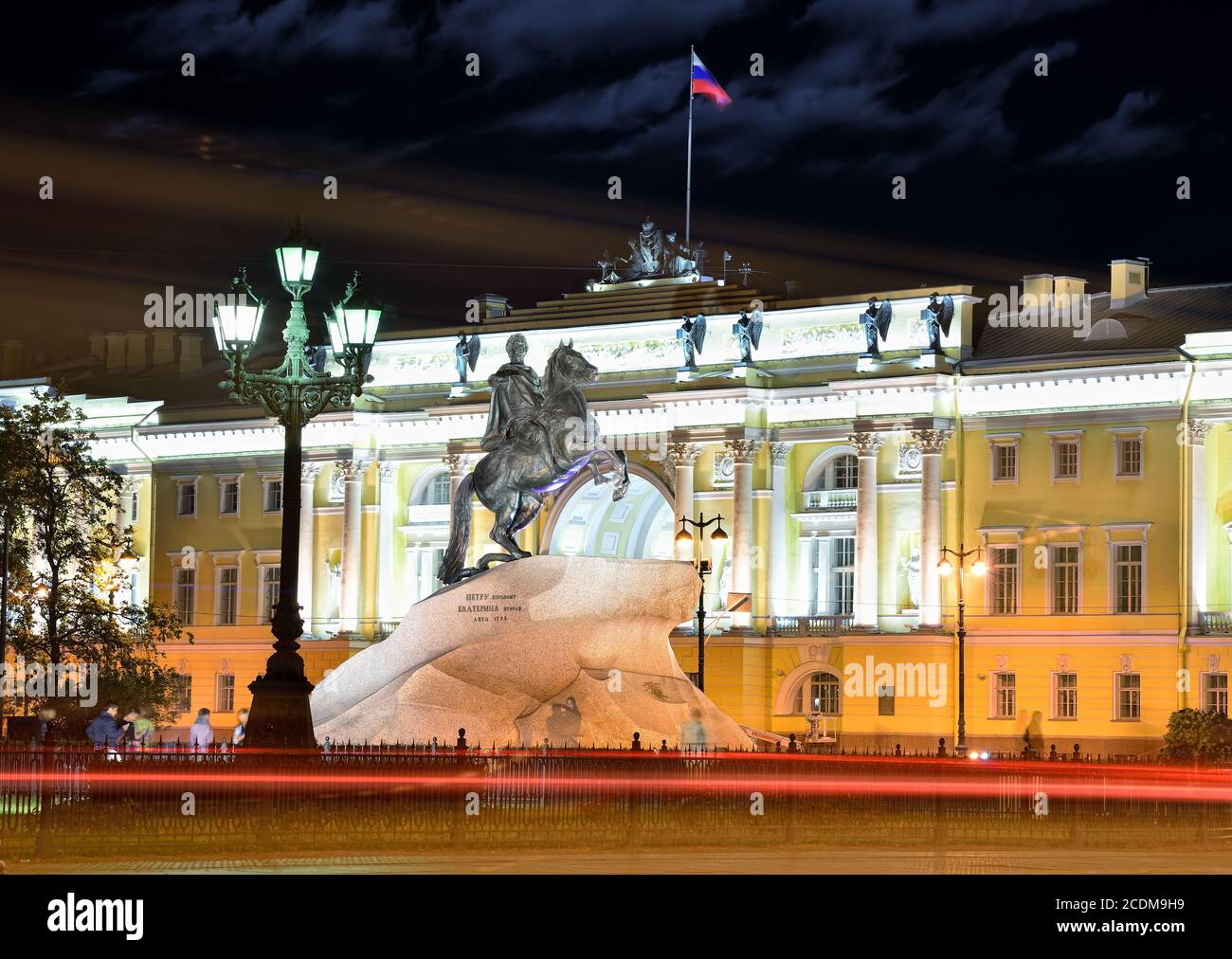 Denkmal von Piter First, Medniy Reiter, in Sankt-Petersburg, Nachtzeit Stockfoto