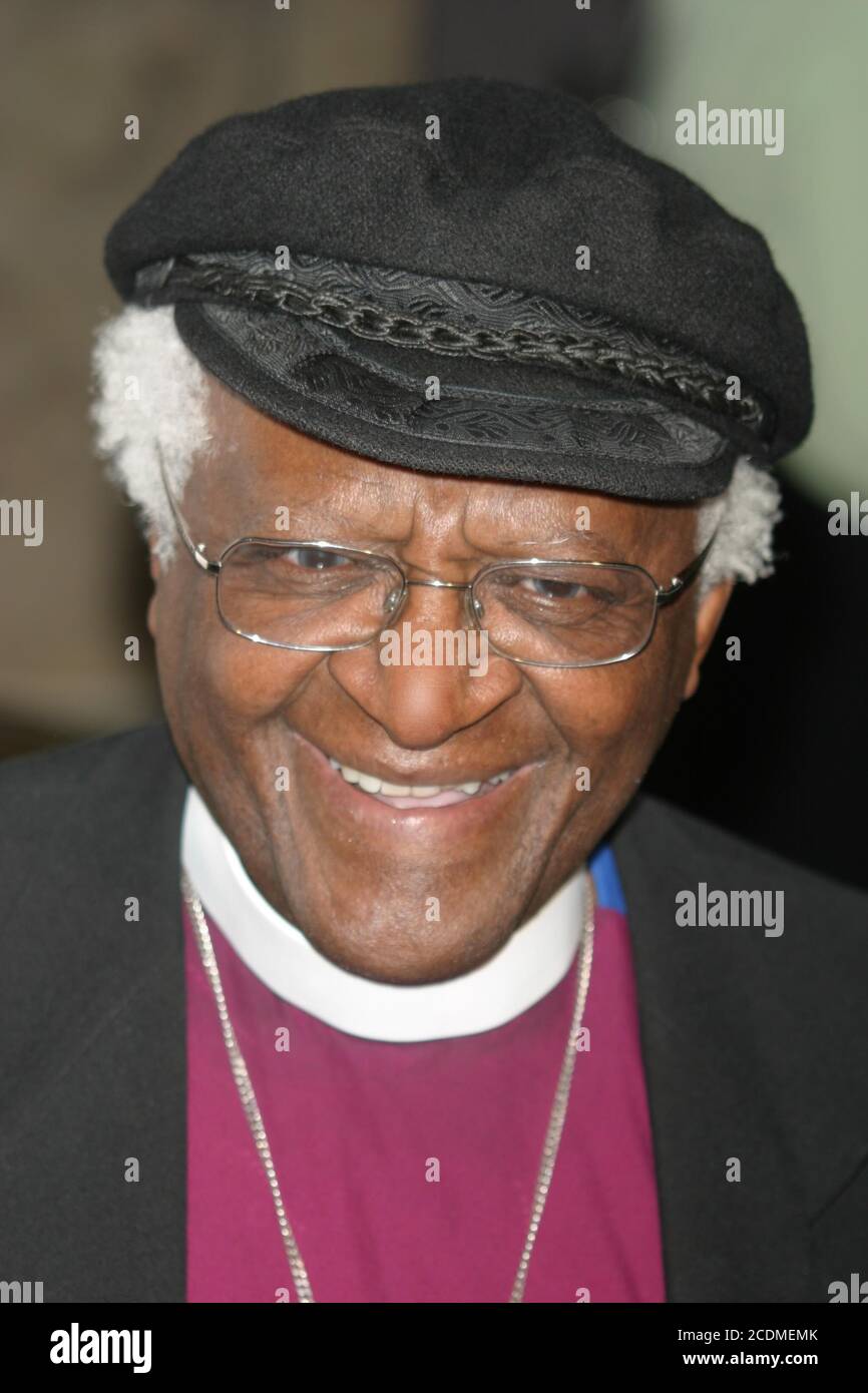 Desmond Tutu Fotos Und Bildmaterial In Hoher Aufl sung Alamy desmond-tutu-fotos-und-bildmaterial-in-hoher-aufl-sung-alamy