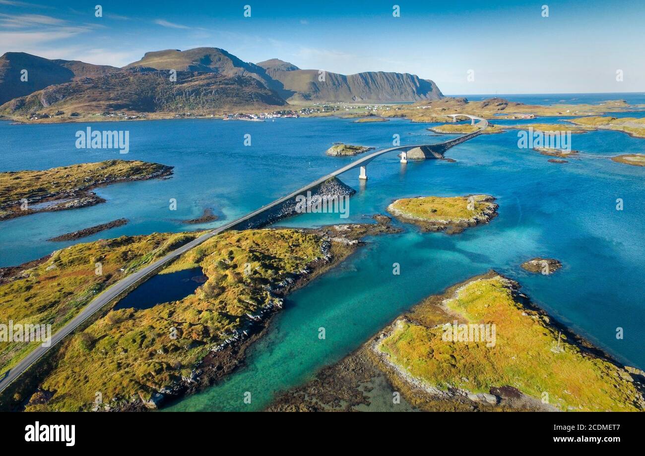 Luftaufnahme Stor Bridge, Fredwang, Ramberg, Lofoten, Nordland, Norwegen Stockfoto
