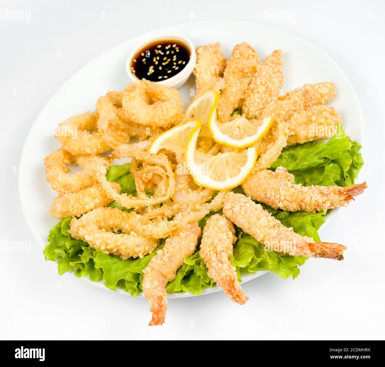Verschiedene Snacks in Teig gebraten Stockfoto