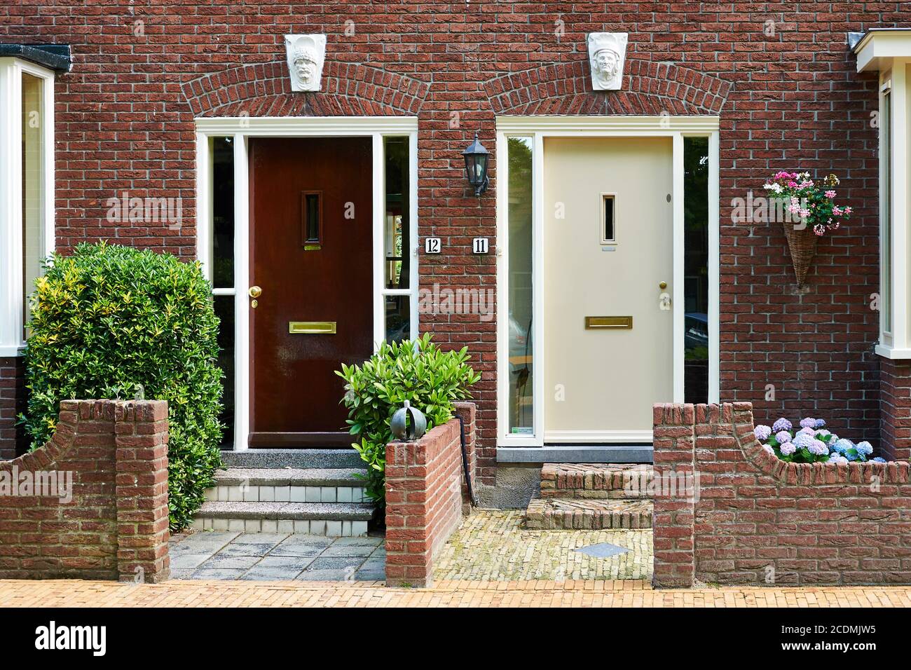 Eingangstüren in Edam, Nord-Holland, Niederlande Stockfoto