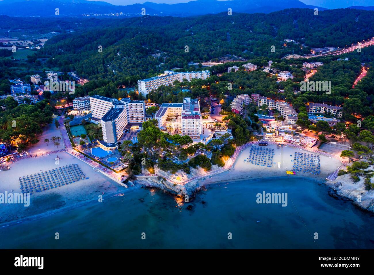 Luftaufnahme, Blick auf Paguera mit Hotels und Strände, Costa de la Calma, Caliva region, Mallorca, Balearen, Spanien Stockfoto