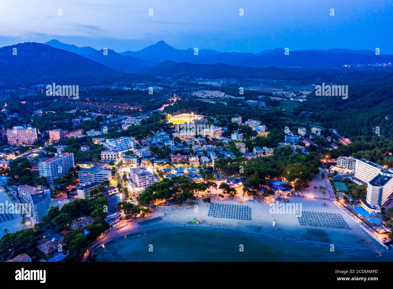 Luftaufnahme, Blick auf Paguera mit Hotels und Strände, Costa de la Calma, Caliva region, Mallorca, Balearen, Spanien Stockfoto