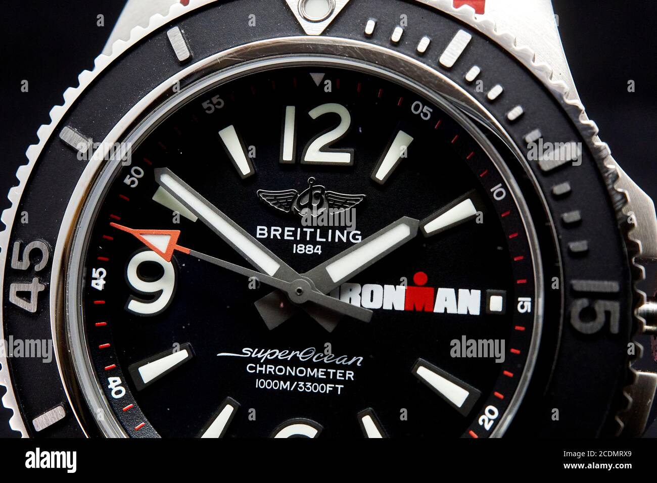 Makrofotos einer Breitling SuperOcean Ironman Limited Edition Stockfoto