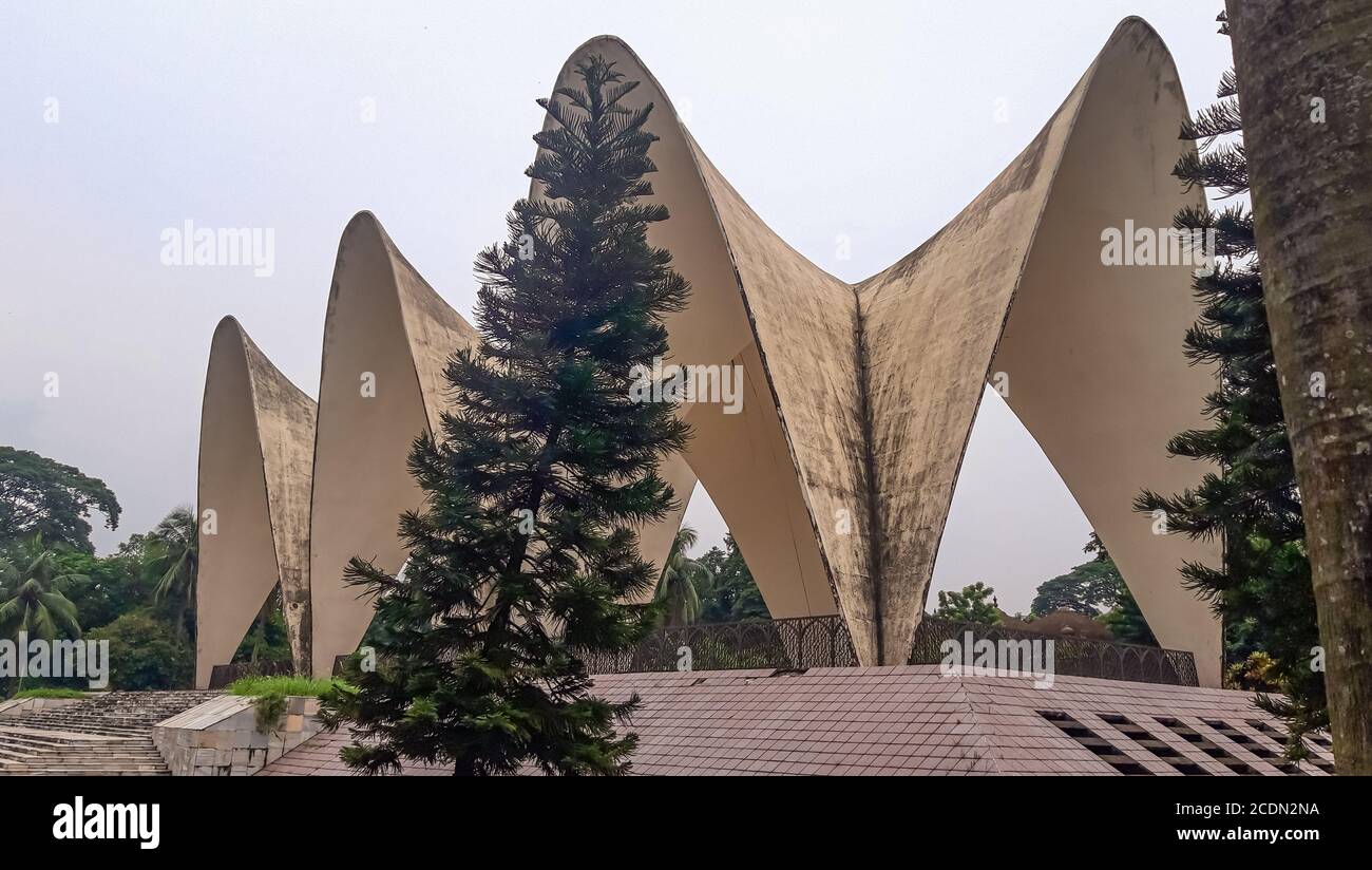 Das Mausoleum der drei Führer.Schrein der drei nationalen Führer. Drei Männer dienten als Premierminister von Bengalen in Britisch-Indien. Stockfoto