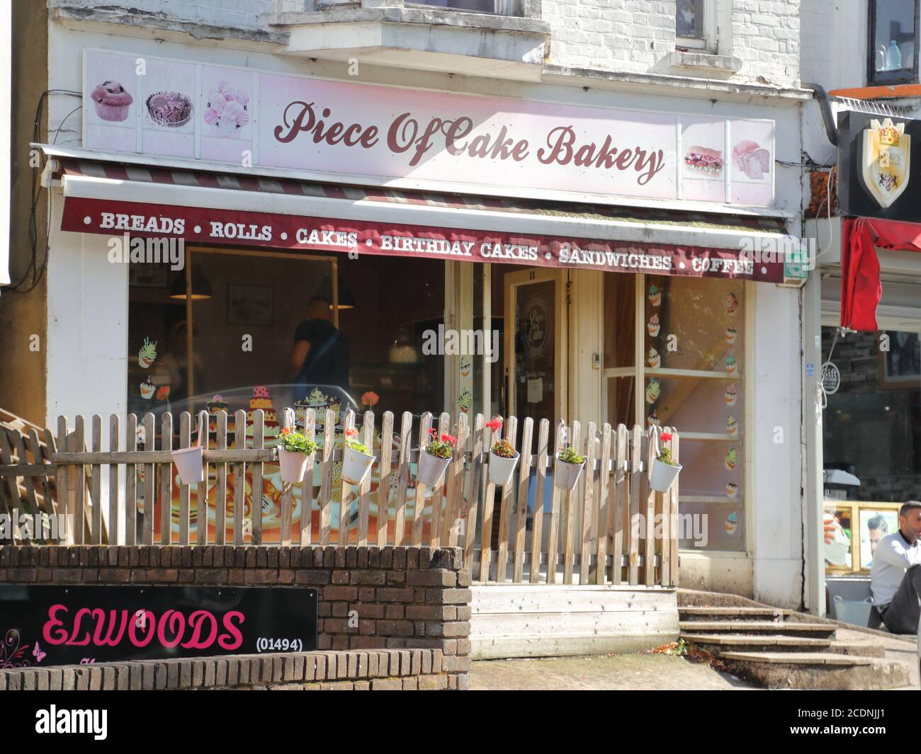 Stück Kuchen Bäckerei in Castle Street, High Wycombe, Großbritannien Stockfoto