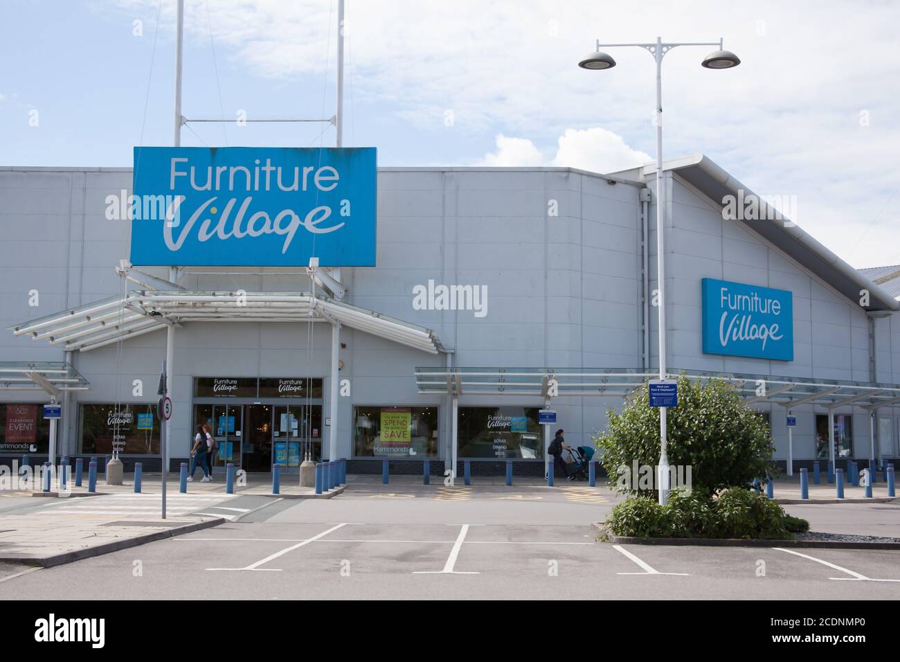 Der Laden, Furniture Village in Southampton im West Quay Retail Park, Hampshire in Großbritannien, nahm am 10. Juli 2020 Stockfoto