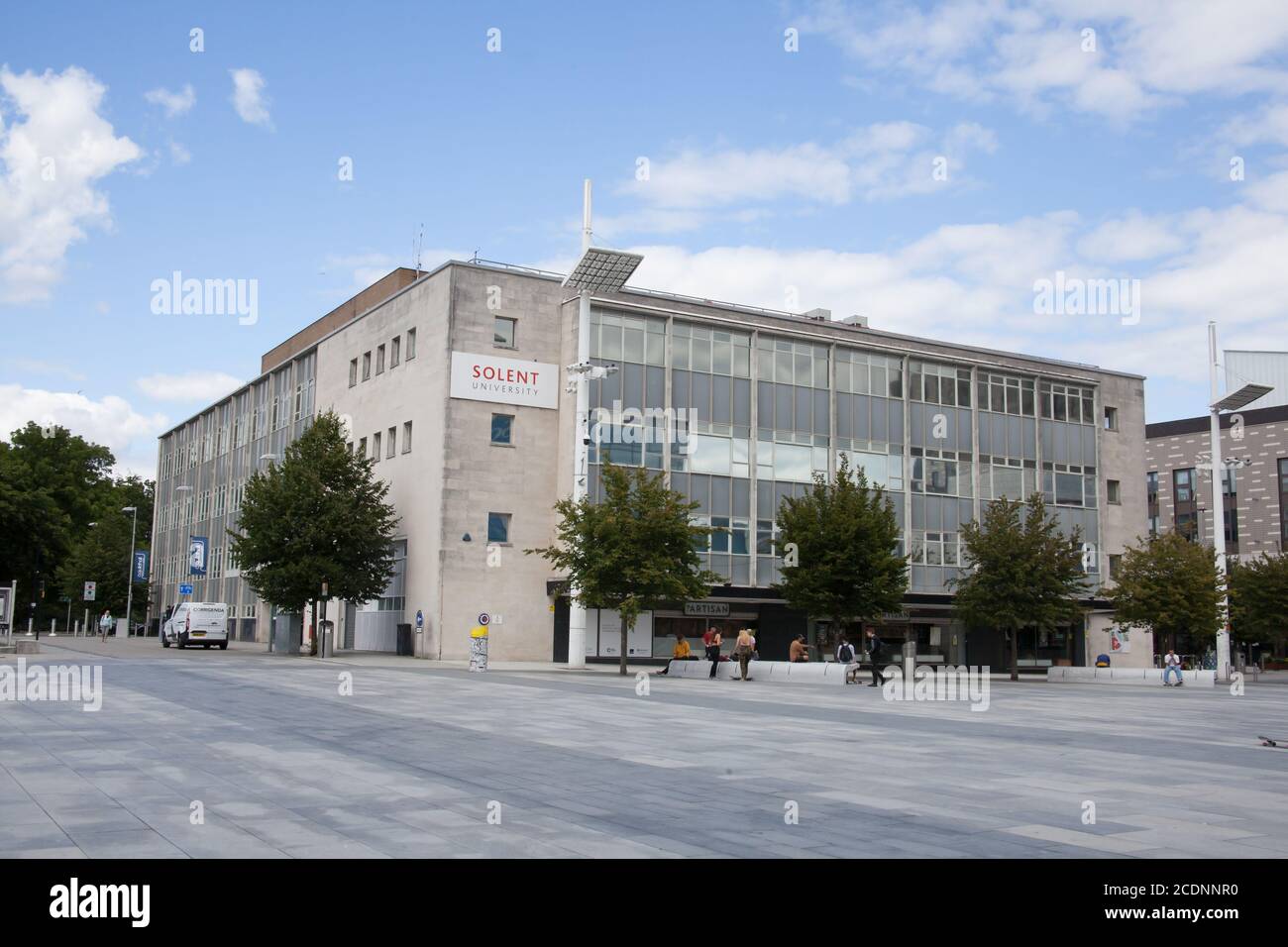 Die Solent University in Southampton, Hampshire in Großbritannien, aufgenommen am 10. Juli 2020 Stockfoto