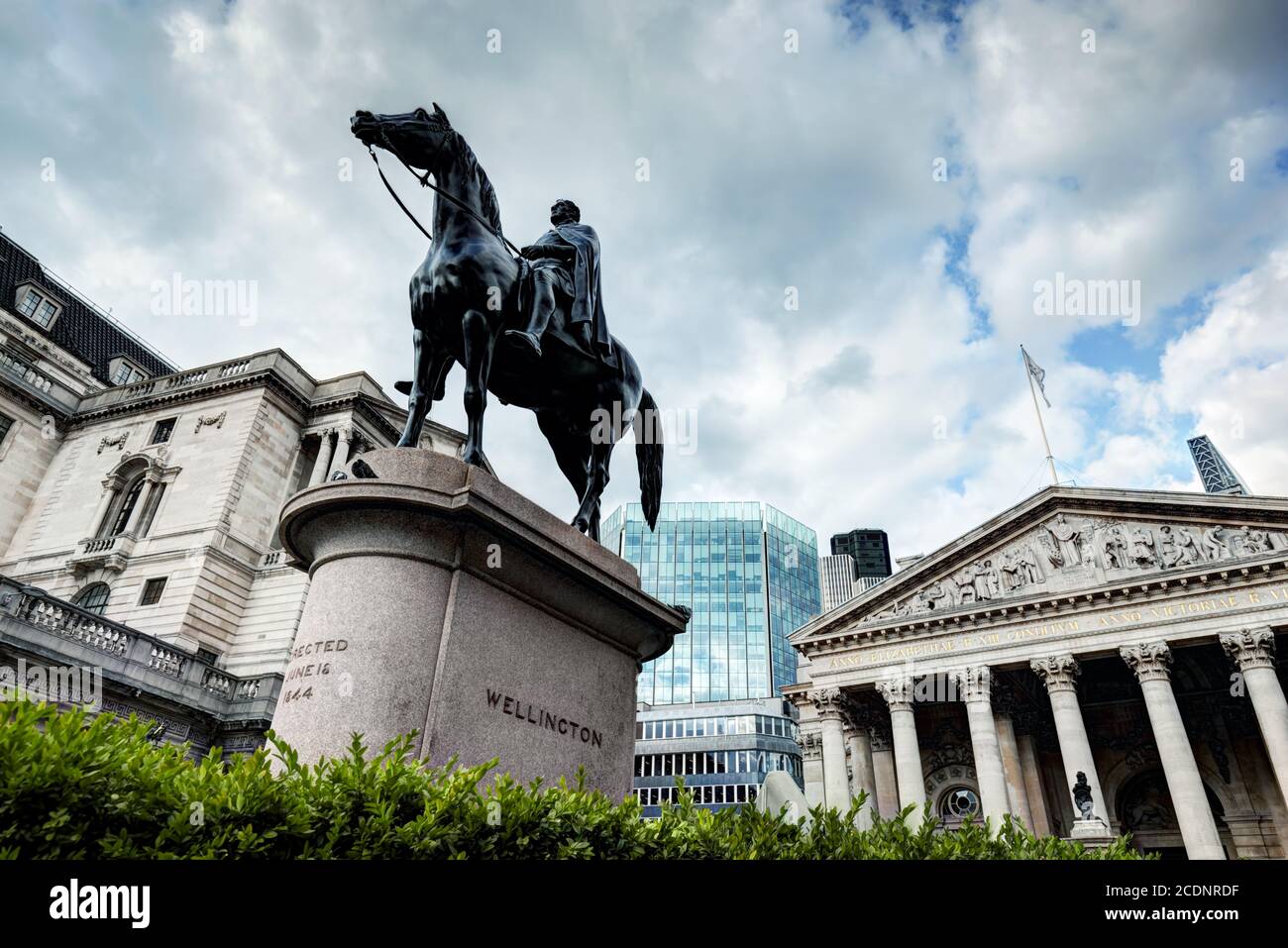 Bank of England, die Royal Exchange in London, die Statue von Wellington Stockfoto