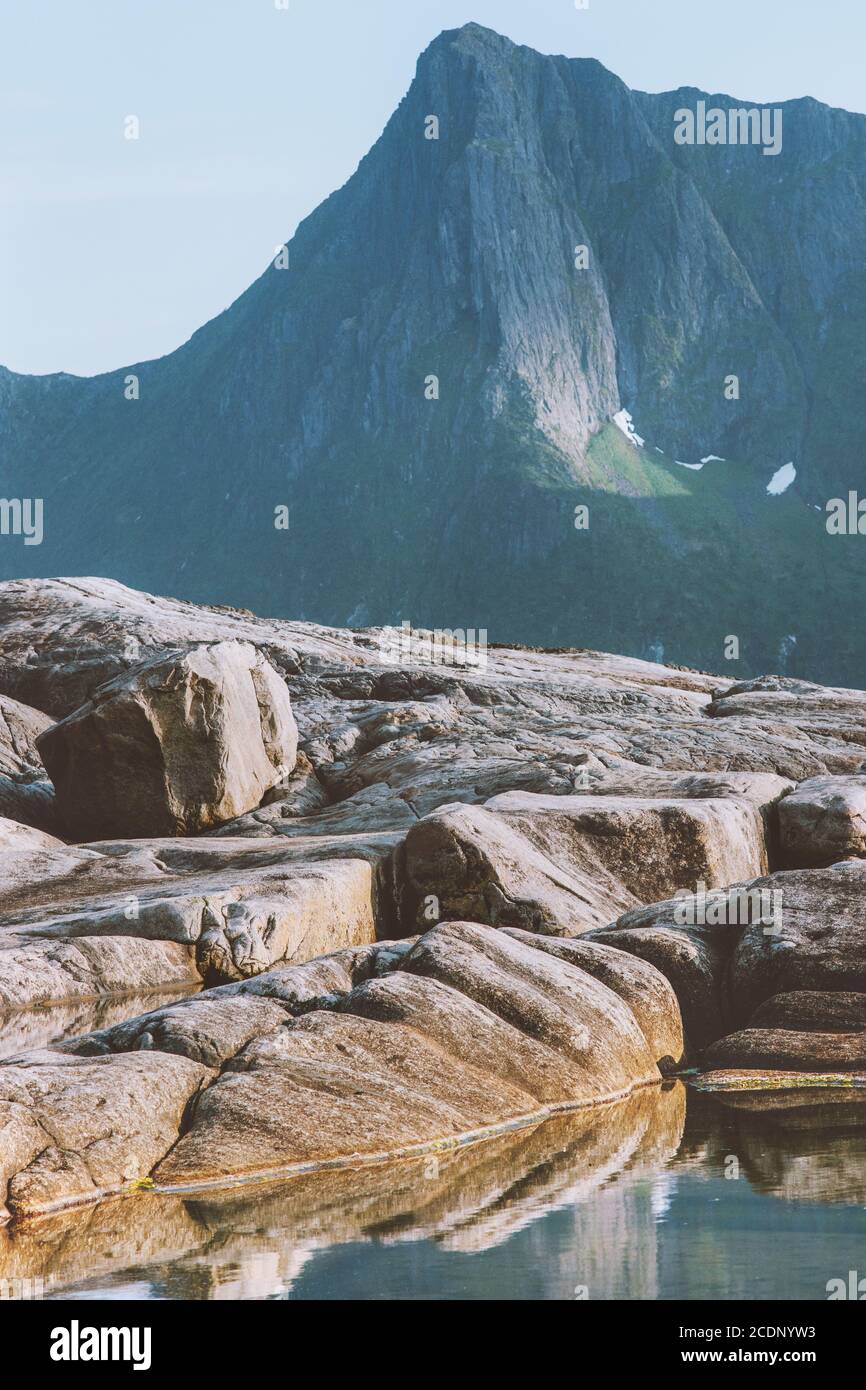 Berge Landschaft in Norwegen skandinavische Natur Reise Wildnis Landschaft Senja inseln Stockfoto