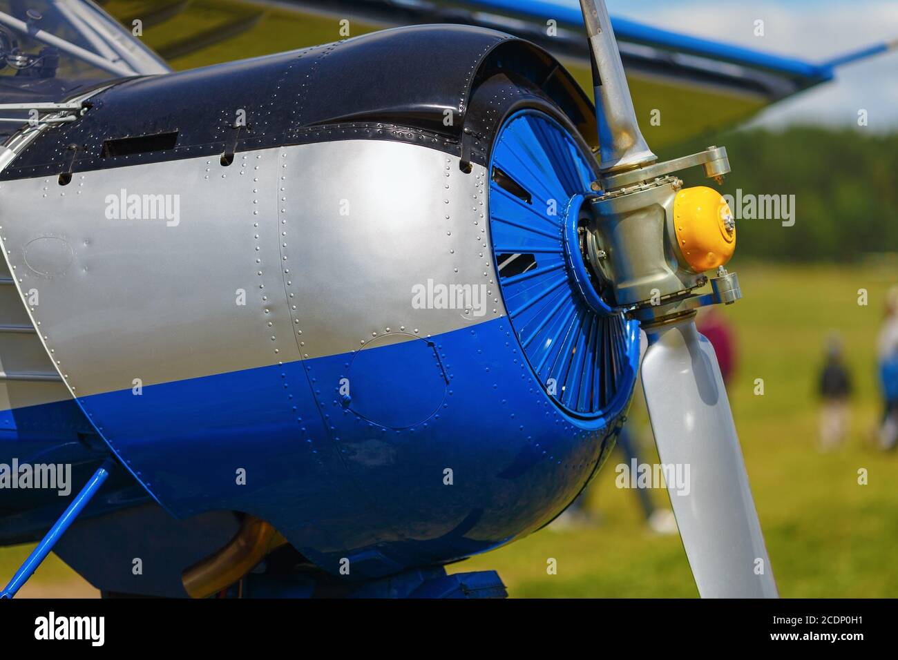Blaues Flugzeug Rumpf Stockfoto