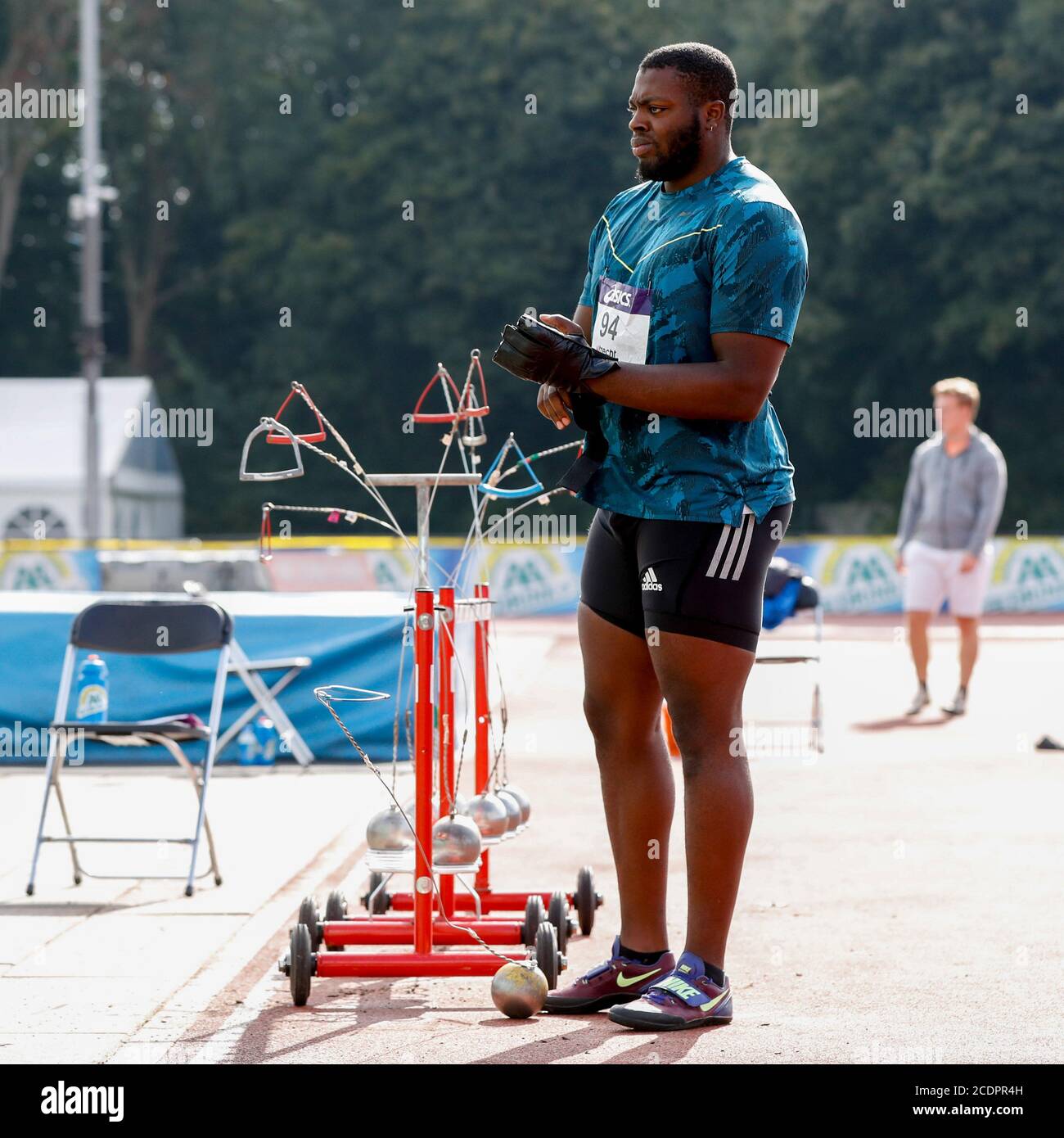 Utrecht, Niederlande. August 2020. UTRECHT, 29-08-2020, Atletiekbaan Nieuw Maarschalkerweerd, Denzel Comenentia tritt am 1. Tag der niederländischen Outdoor-Leichtathletik-Meisterschaften beim Hammerwurf-Finale der Männer an. Kredit: Pro Shots/Alamy Live Nachrichten Stockfoto