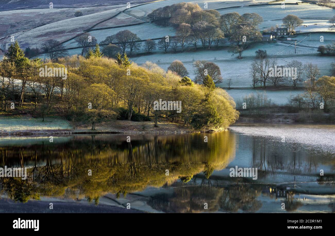 Reflexionen über ladybower Reservior Stockfoto