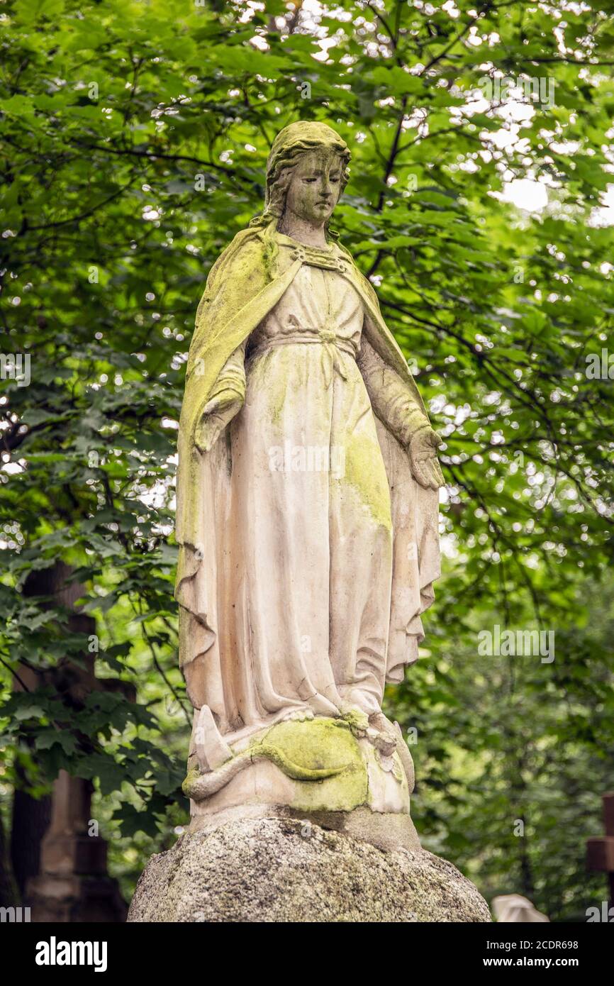 Mutter-Maria-Statue. Skulptur der Heiligen Jungfrau Maria wichtige Person im christentum und katholizismus. Stockfoto