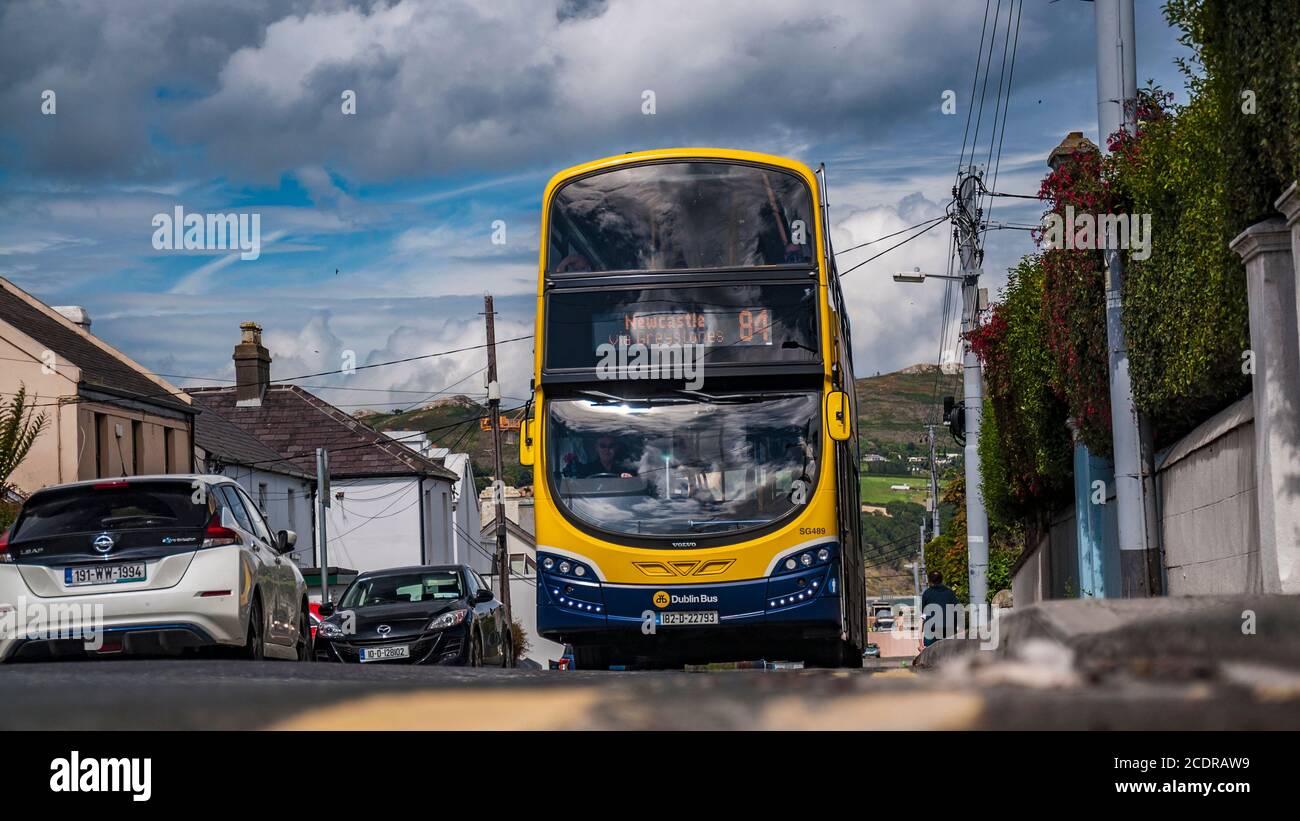 Besuch Von Graystones. Dublin Bus auf seiner Route an der Trafalgar Road. Stockfoto