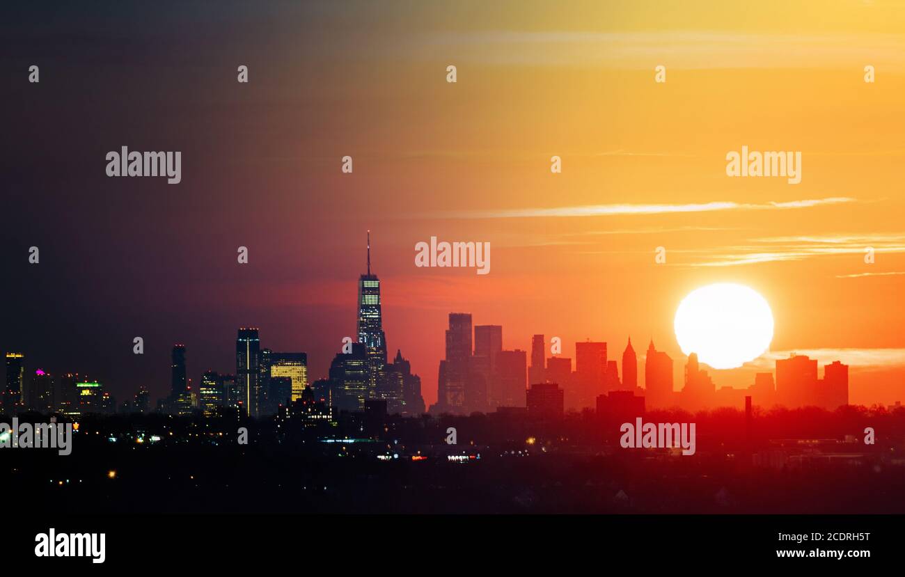 New York City Downtown Skyline Tag und Nacht mit Architektur Stockfoto