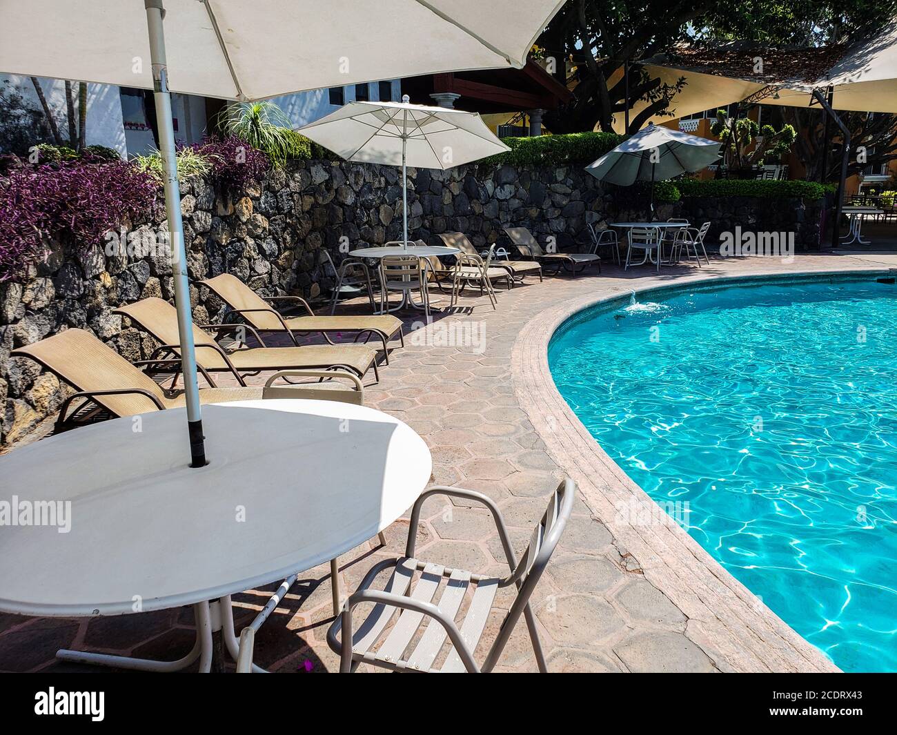 Urlaub im Hotelpool Stockfoto