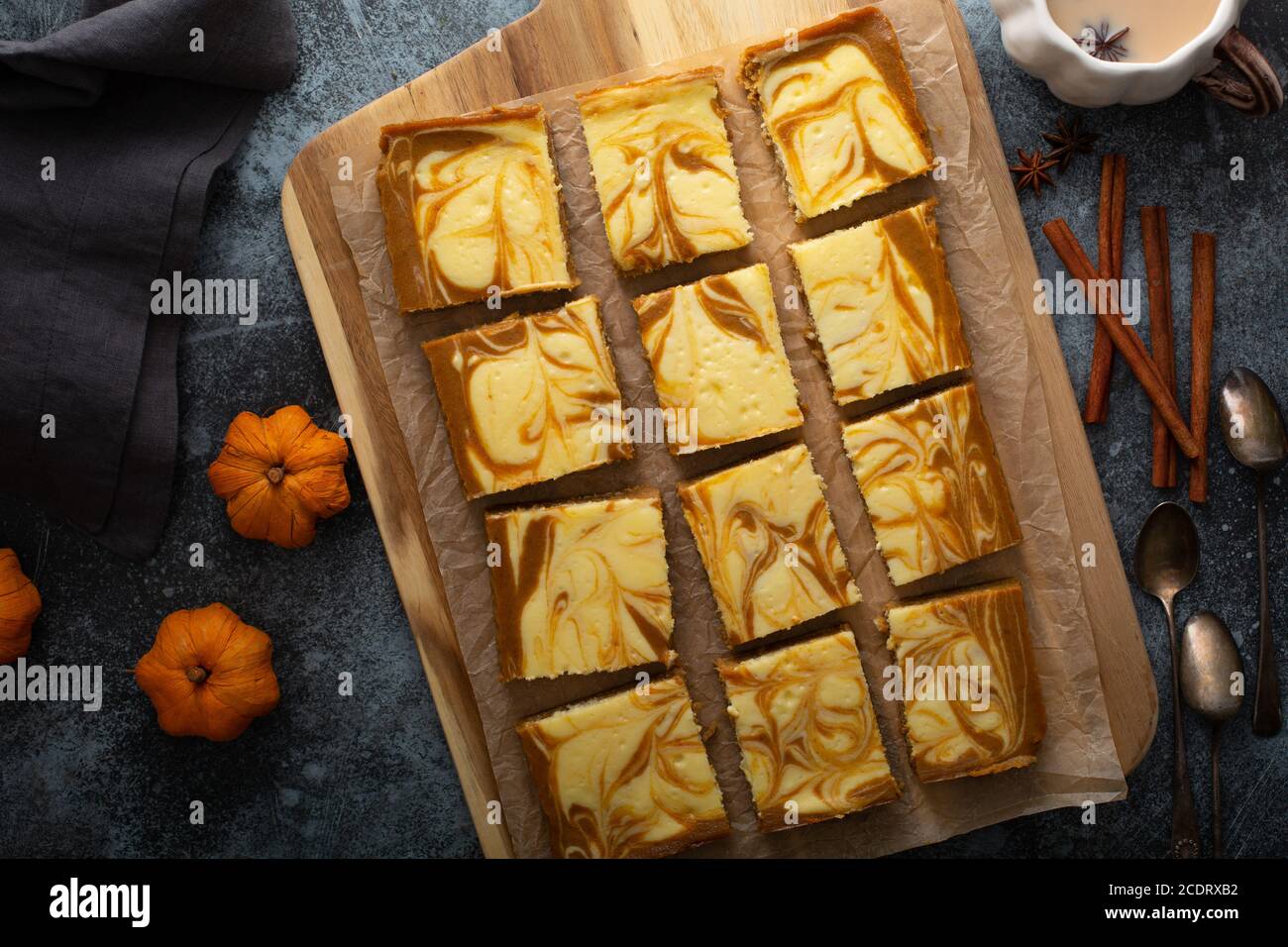 Kürbis Käsekuchen Bars Stockfoto