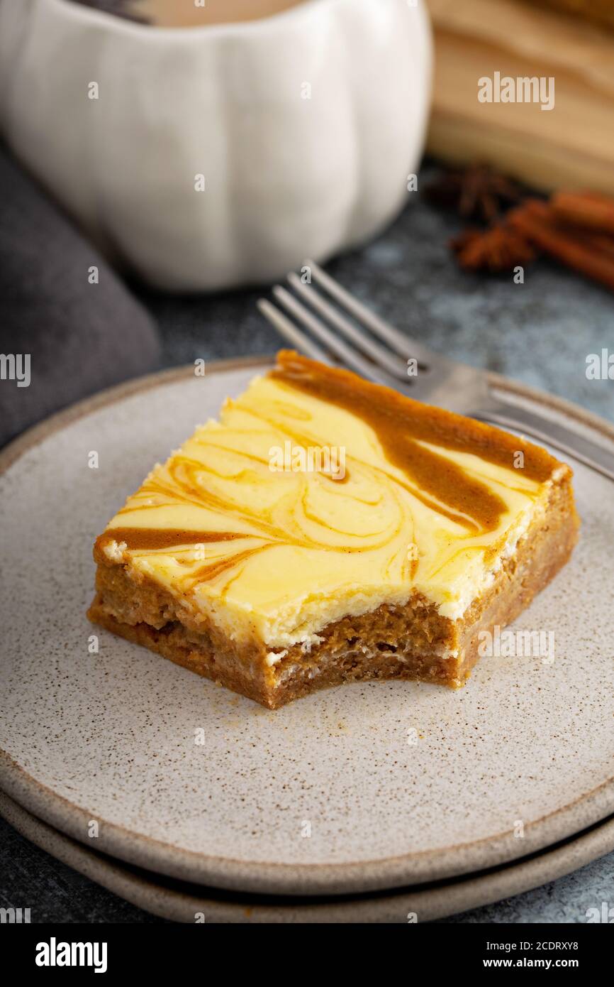 Kürbis Käsekuchen Bars Stockfoto