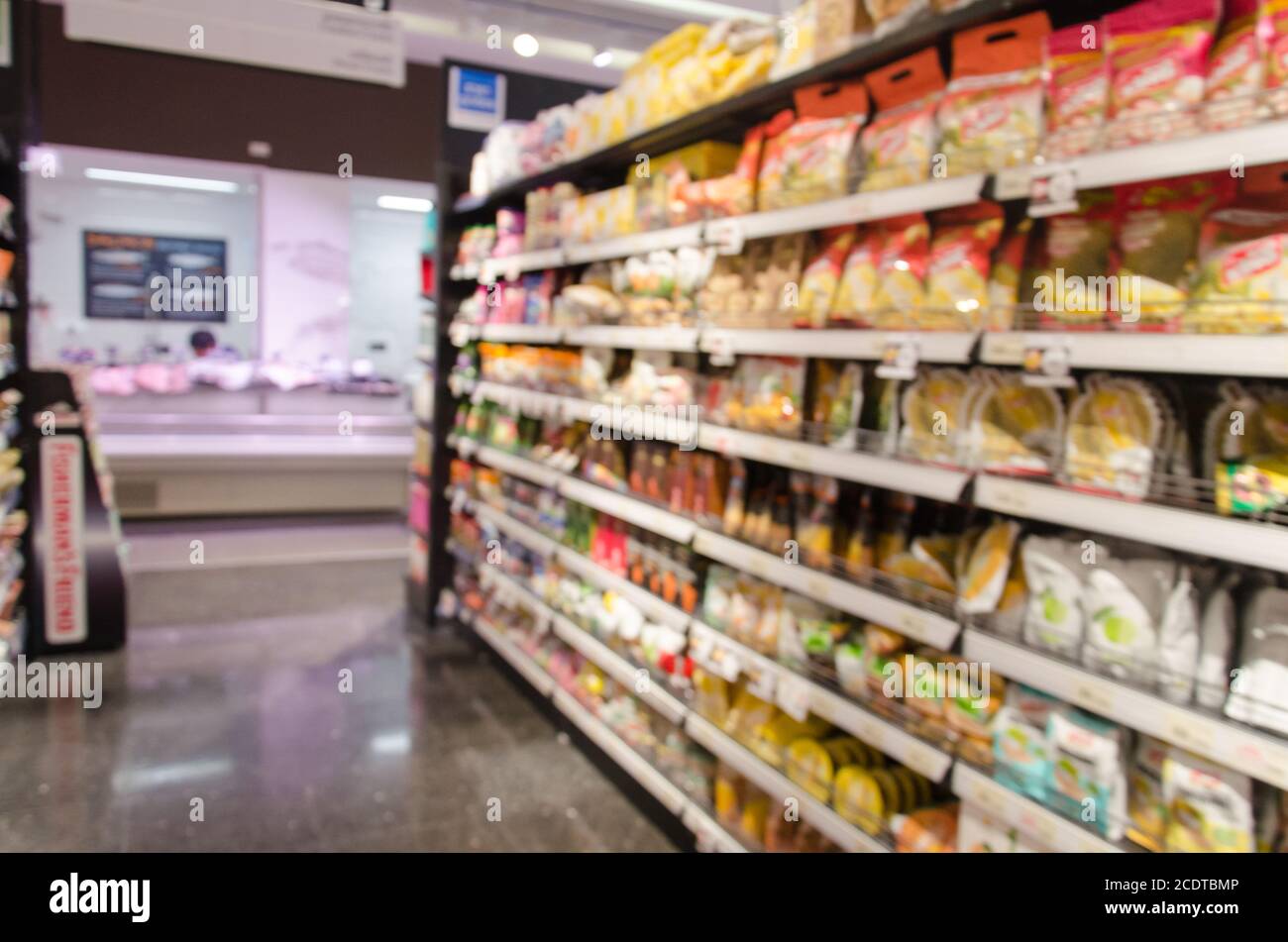 Verschwommenes Essen im Supermarkt Stockfoto