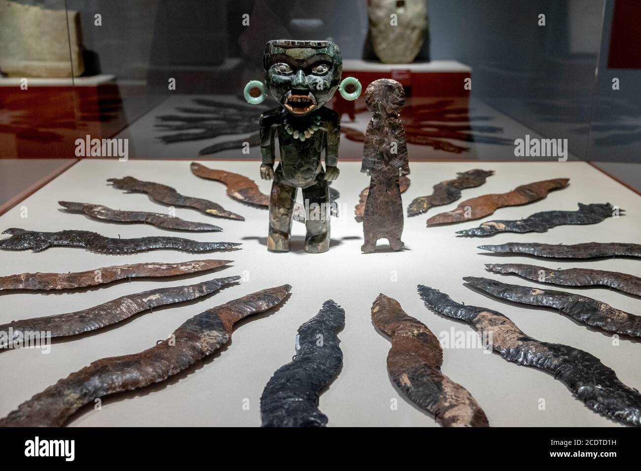 Mosaik stehende Figuren in Serpentin, Grünstein und Muschel aus Teotihuacan, Mexiko Stockfoto