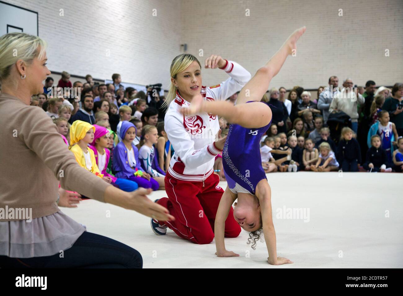 Khorkina svetlana Fotos und Bildmaterial in hoher Auflösung Alamy